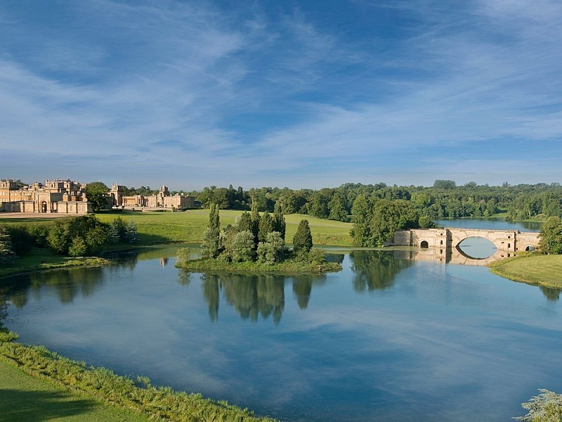 Blenheim Palace, Downton Abbey Village & The Cotswolds - Japanese
