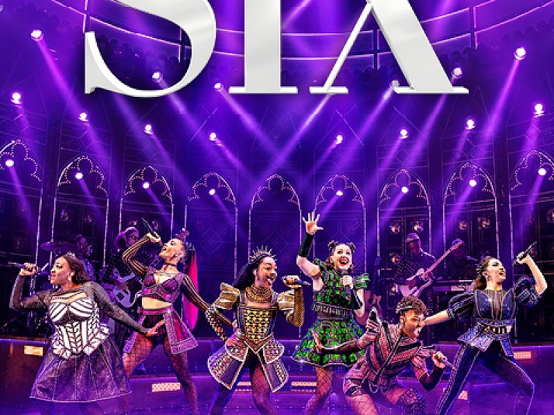 SIX la Comédie Musicale au Théâtre Vaudeville de Londres