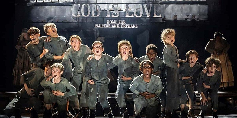 Découvrez la magie d'Oliver ! la comédie musicale à Londres – Réservez vos billets maintenant !